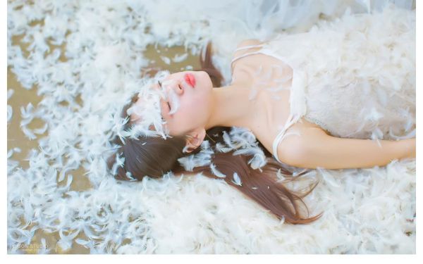 夏之初写的小说穿成男主的作精老婆小说全文阅读