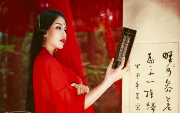 蚂蚁搬家观察日记作文